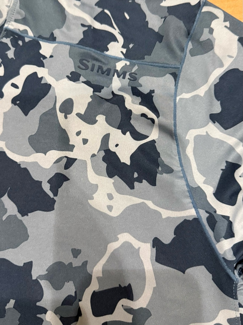 Simms Blue Camo Hooded Long-Sleeve Pullover Size M - Picture 3 of 9